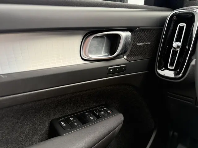 Volvo XC40 2.0 B4 Plus Dark 2025 Benzine 16