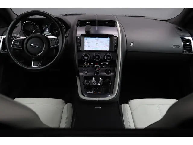 Jaguar F-Type 2.0T 301 PK Aut8 | 2017 Benzine 2