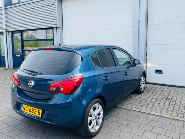 Opel Corsa 1.4 Color Edition Airco New Apk 2015 Benzine 6