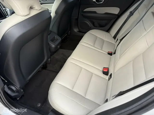 Volvo V60 2.0 B3 R-Design 2021 2021 Benzine 15
