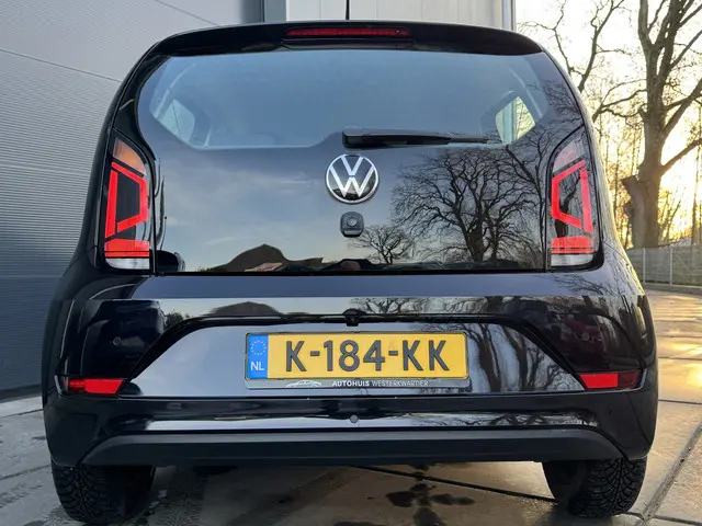 Volkswagen up! 1.0 BMT 60pk move up! 2021 Benzine 20