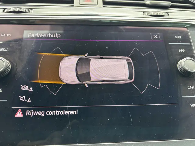 Volkswagen Tiguan 1.5 TSI R-Line Business+ 2021 Benzine 27