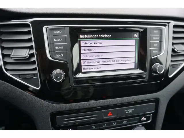 Volkswagen Golf Sportsvan 1.4 TSI Highline 2015 Benzine 14