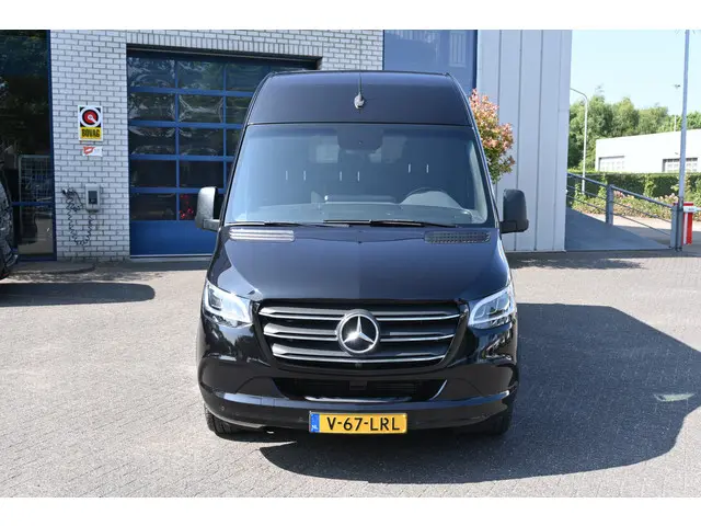Mercedes-Benz Sprinter 2