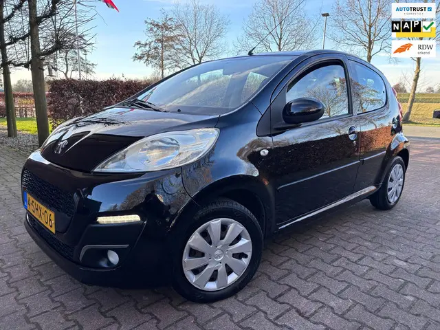 Peugeot 107 1.0 Active 2013 Benzine