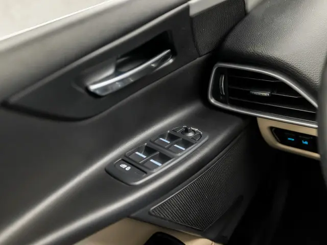 Jaguar XE 2.0 D Portfolio 2016 Diesel 23