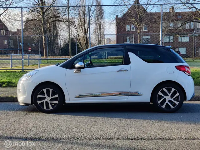 Citroën DS3 1.2 VTi So Chic 2013 Benzine 2
