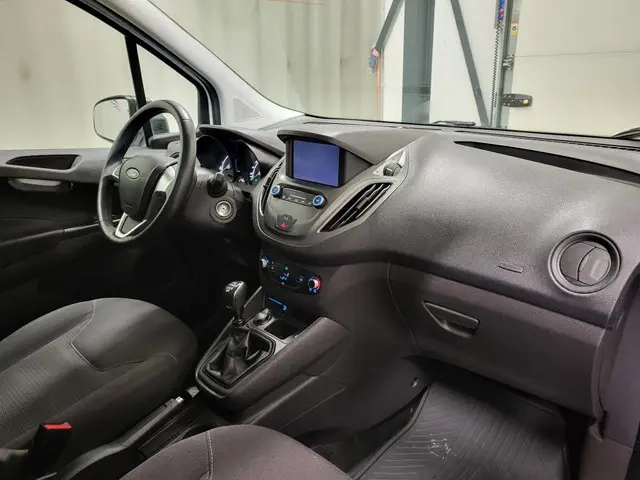 Ford Transit Courier 1.5TDCI Euro 6! 2019 Diesel 7