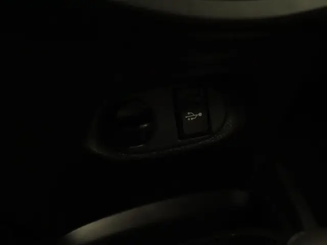 Toyota Yaris 1.5 Hybrid Aspiration 2015 Hybride Benzine 30