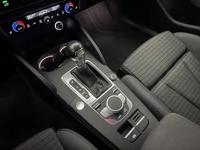 Audi A3 Sportback 1.4 e-tron Sport 2018 Hybride Benzine 12