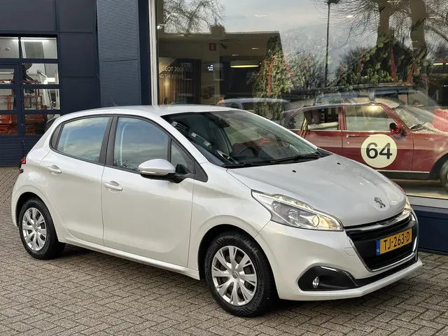Peugeot 208 1.2 Blue Lion 82 PK 2018 Benzine 10