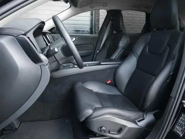 Volvo XC60 2.0 B5 Momentum Business 2022 Benzine 7