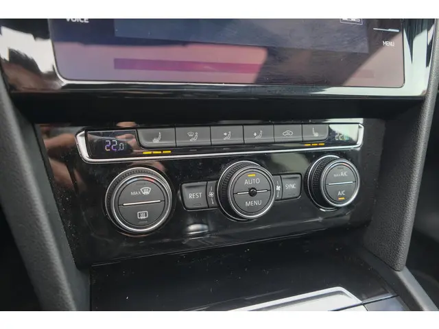 Volkswagen Arteon 1.5 TSI R-line 150pk 2018 Benzine 35