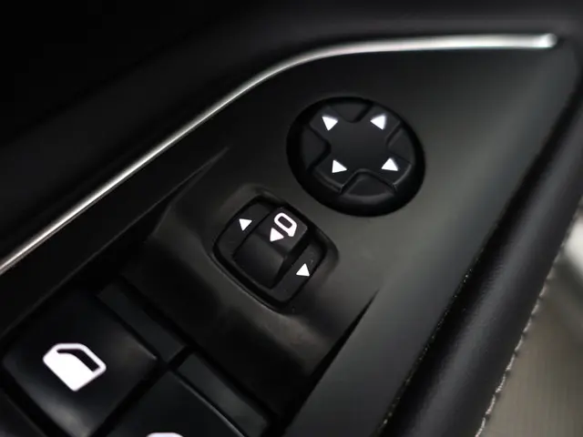 Peugeot 3008 1.2 PureTech Allure- 2018 Benzine 20