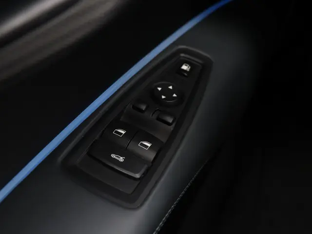 BMW i8 Roadster 2019 Hybride Benzine 30