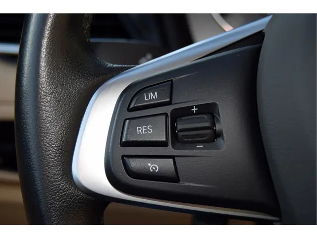 BMW 2 Serie Active Tourer 218i Essential 2015 Benzine 32