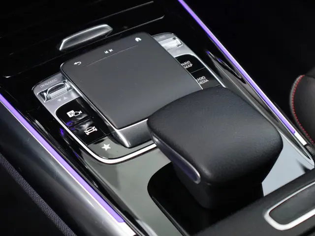 Mercedes-Benz B-Klasse 180 Premium 2019 Benzine 29