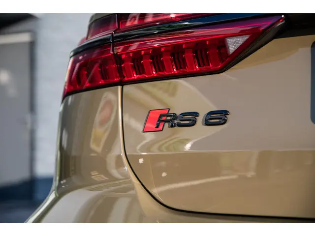 Audi RS6 Avant 4.0 TFSI quattro 2022 Benzine 63