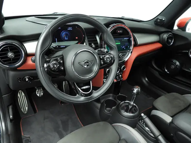 MINI 3-Deurs John Cooper Works 2021 Benzine 6