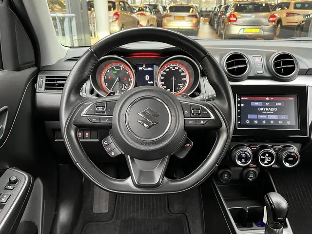 Suzuki Swift 1.2 Style Smart Hybrid 2022 Benzine 31