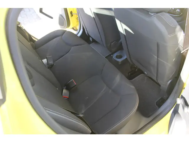 Renault Clio 0.9 TCe Navigatie, Airco! 2013 Benzine 19