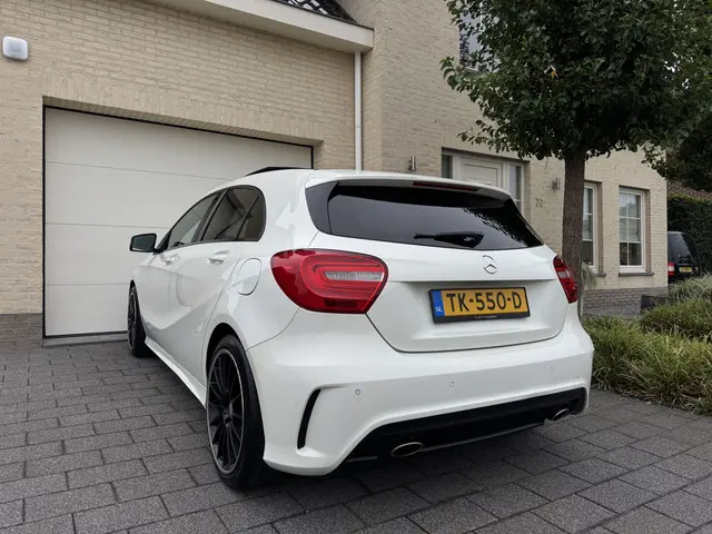 Mercedes-Benz A-Klasse 180 AMG 2014 Benzine 3