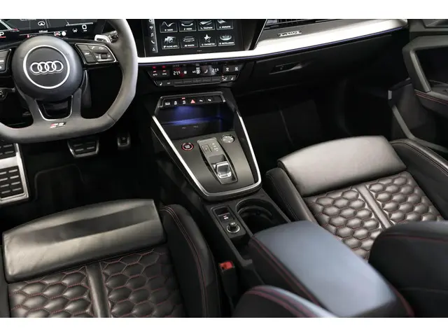 Audi RS3 2.5 TFSI quattro HUD Pano B&O PPF 2022 Benzine 17