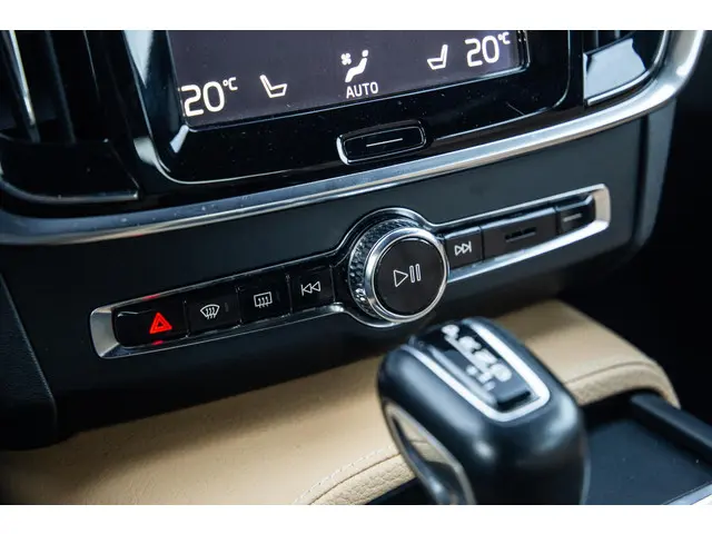 Volvo V90 2.0 T5 Momentum 2017 Benzine 33