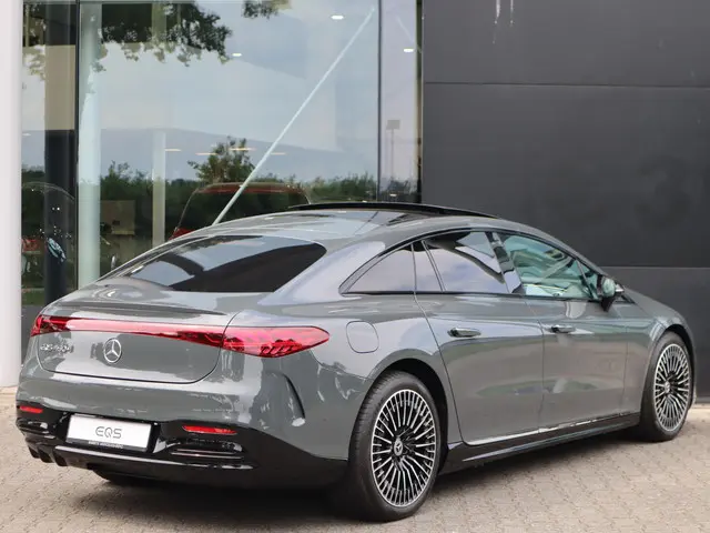 Mercedes-Benz EQS 2