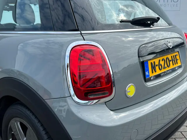 MINI Electric Mini Essential 33 kWh 2021 Elektrisch 10