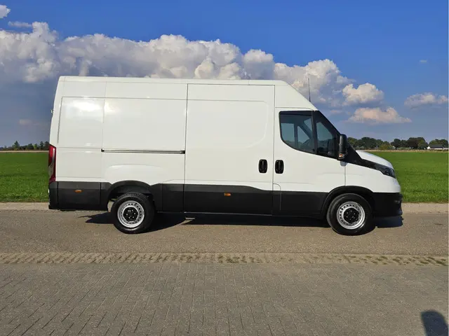Iveco Daily 35S14V 2.3 352L H2 2022 Diesel 7