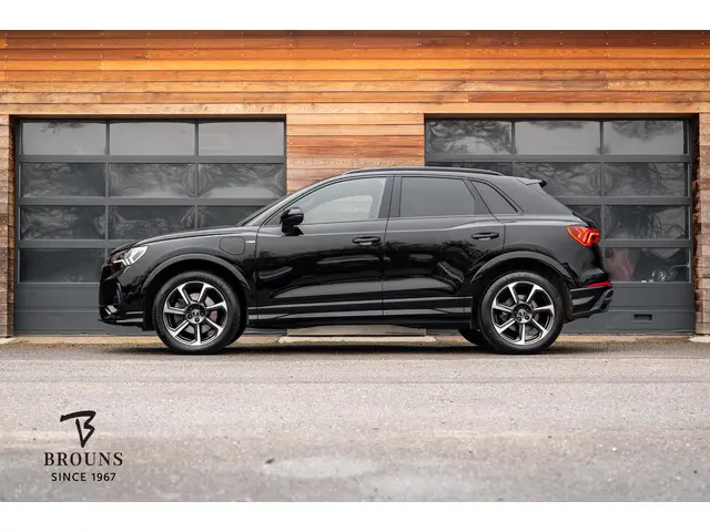 Audi Q3 45 TFSI e S edition 2024 Hybride Benzine 2