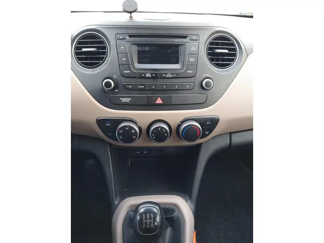 Hyundai i10 1.0i i-Motion 2015 Benzine 6