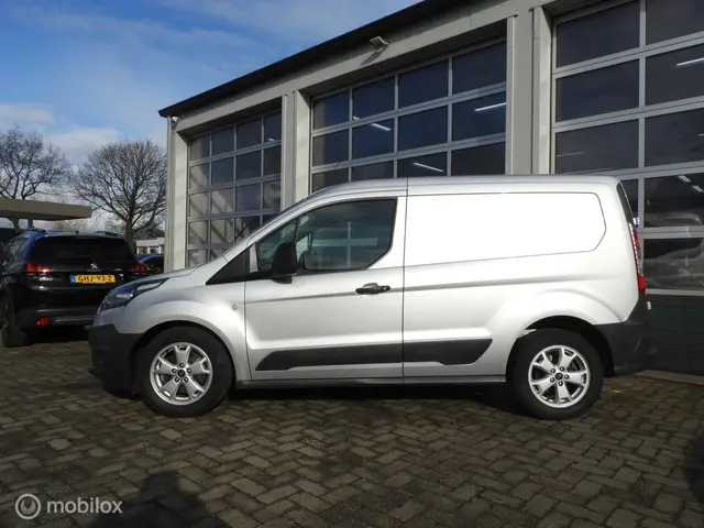 Ford Transit Connect 3