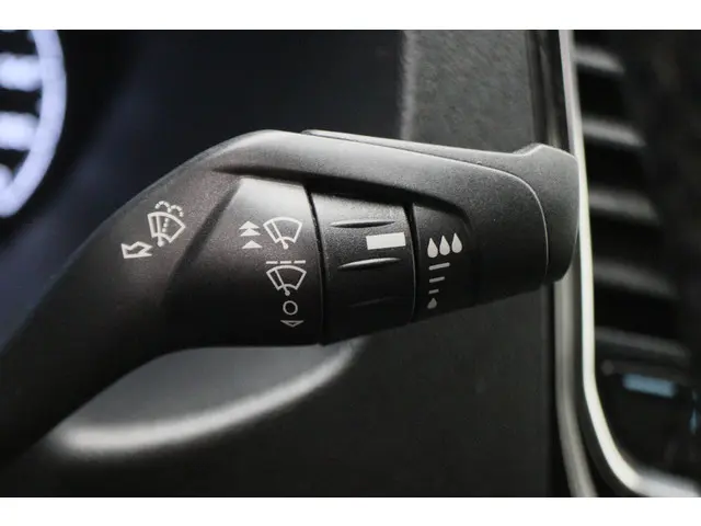 Ford Transit Custom 300 2.0 TDCI L2H1 DC 2020 Diesel 39