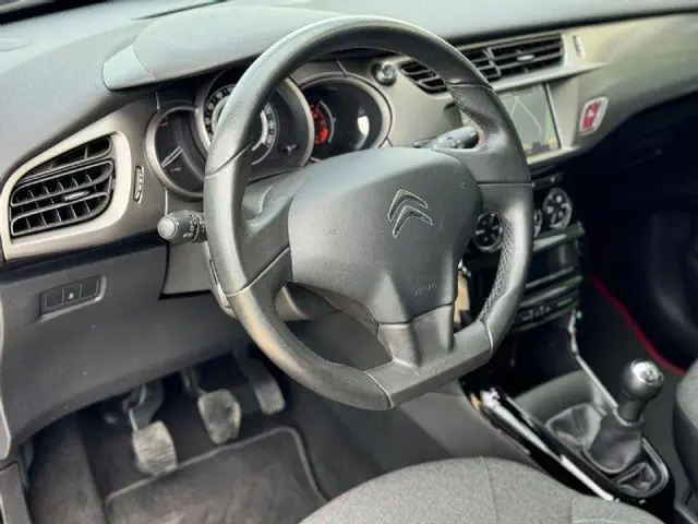 Citroën C3 1.2 PureTech Business / Led / Navi / 2016 Benzine 2
