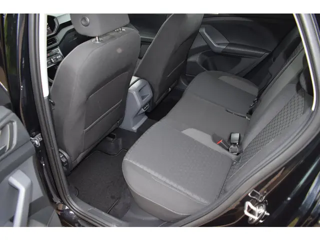 Volkswagen T-Cross 1.0 TSI Life 2021 Benzine 35
