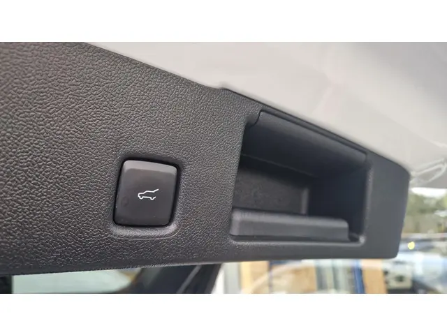 Ford Kuga 2.5 PHEV ST-Line X 2025 Hybride Benzine 13