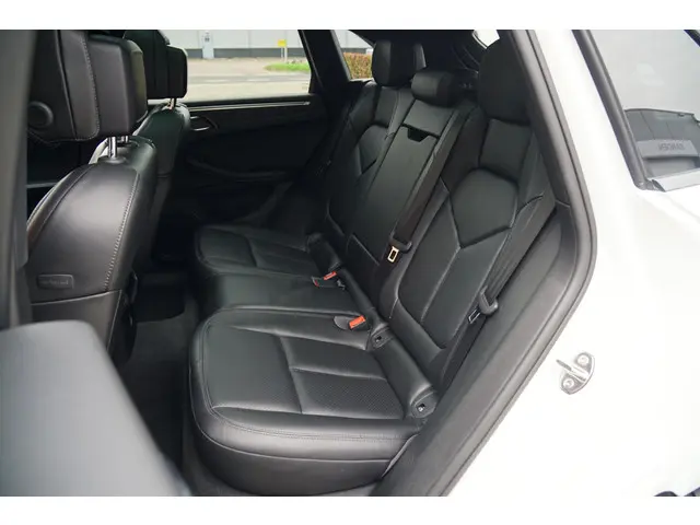 Porsche Macan 2.0 2018 Benzine 16