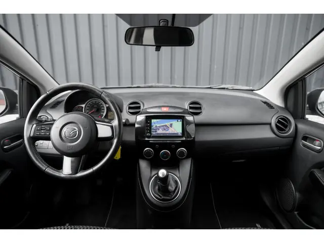Mazda 2 1.3 TS Plus*Naviagtie*Stoelverwarming* 2014 Benzine 10