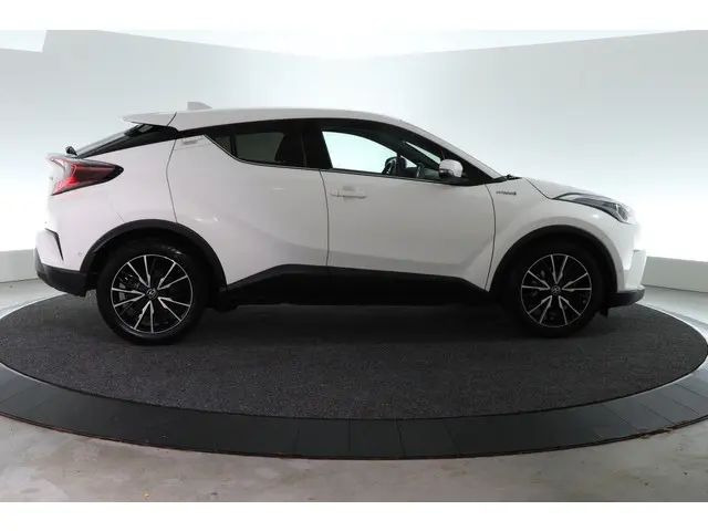Toyota C-HR 1.8 Hybrid Executive 2018 Hybride Benzine 6