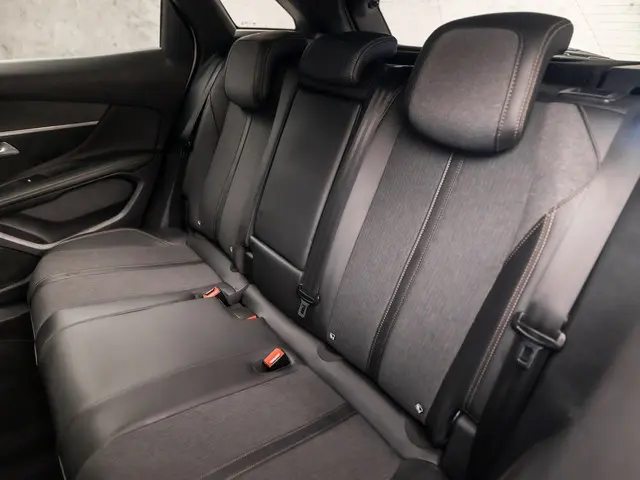 Peugeot 3008 1.6 e-THP GT Line 2018 Benzine 14