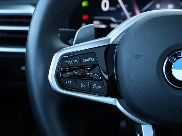 BMW 3 Serie Touring 318i 2025 Benzine 32