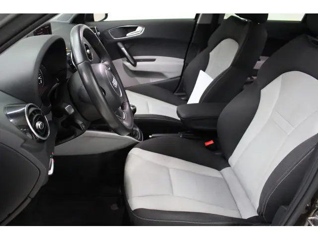 Audi A1 Sportback 1.4 TFSI Pro Line 2012 Benzine 12