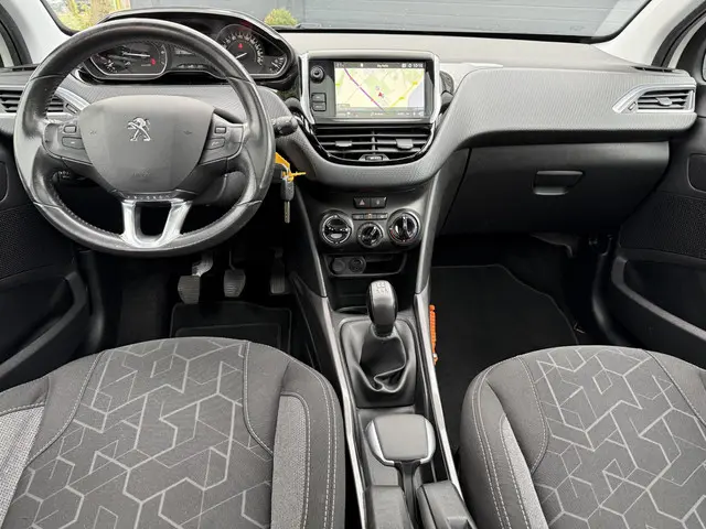 Peugeot 2008 1.2 PureTech Blue Lion 2017 Benzine 10