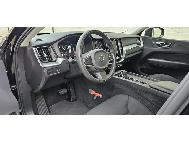 Volvo XC60 2.0 B4 Momentum 2021 Benzine 29
