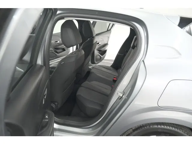 Peugeot 208 PureTech 100 Allure 2024 Benzine 32