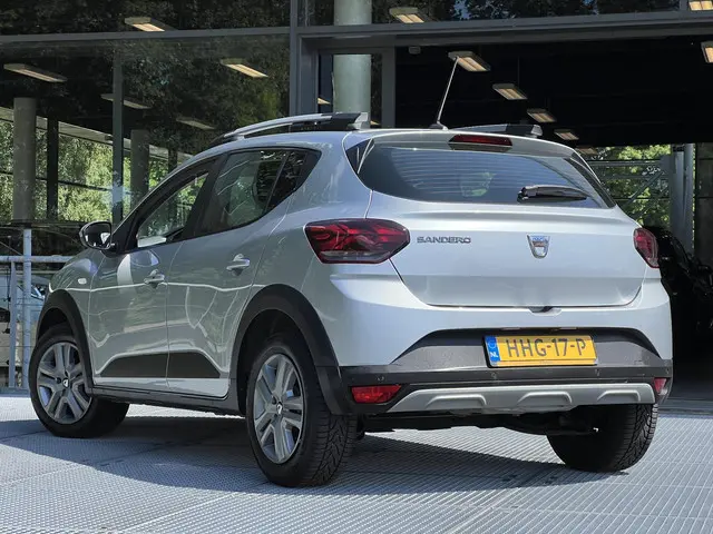 Dacia Sandero Stepway 1.0 TCe 90 CVT Comfort 2021 Benzine 6