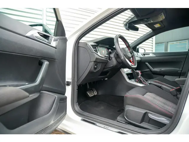 Volkswagen Polo 2.0 TSI GTI 2022 Benzine 6
