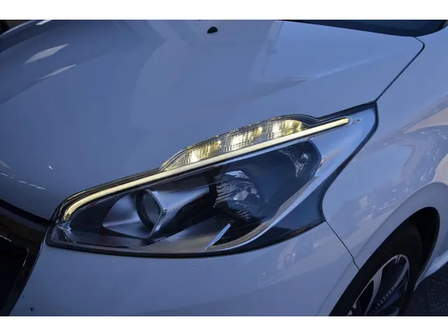 Peugeot 208 1.2 PureTech Blue Lion 2016 Benzine 23